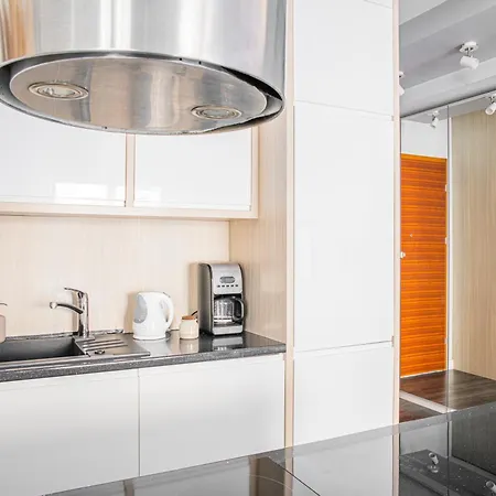 Lily - Waterlane Pool & Gym