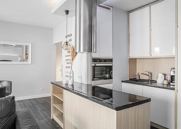 Lily - Waterlane Pool & Gym 格但斯克