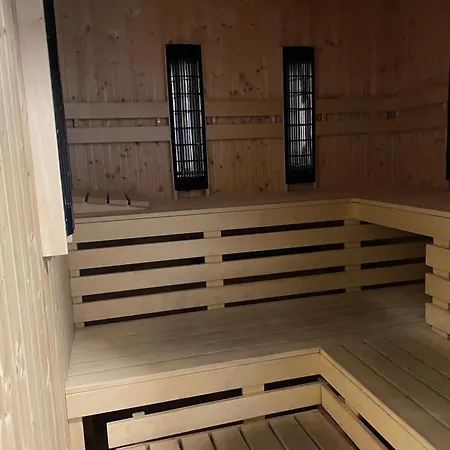 Lily - Waterlane Pool & Gym *